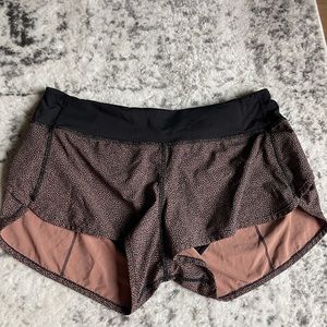 Lululemon 2.5” shorts